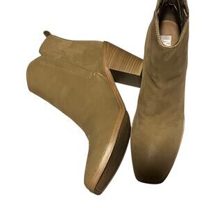 Mia Pull On Booties Size 8.5